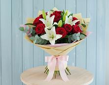Букет цветов из:  Лилии и Розы в Васютино