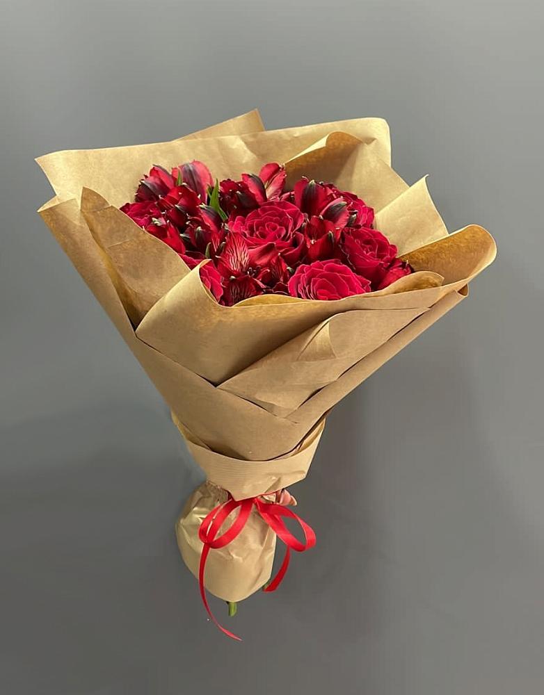 Букет цветов из: Альстромерии и Розы в Васютино