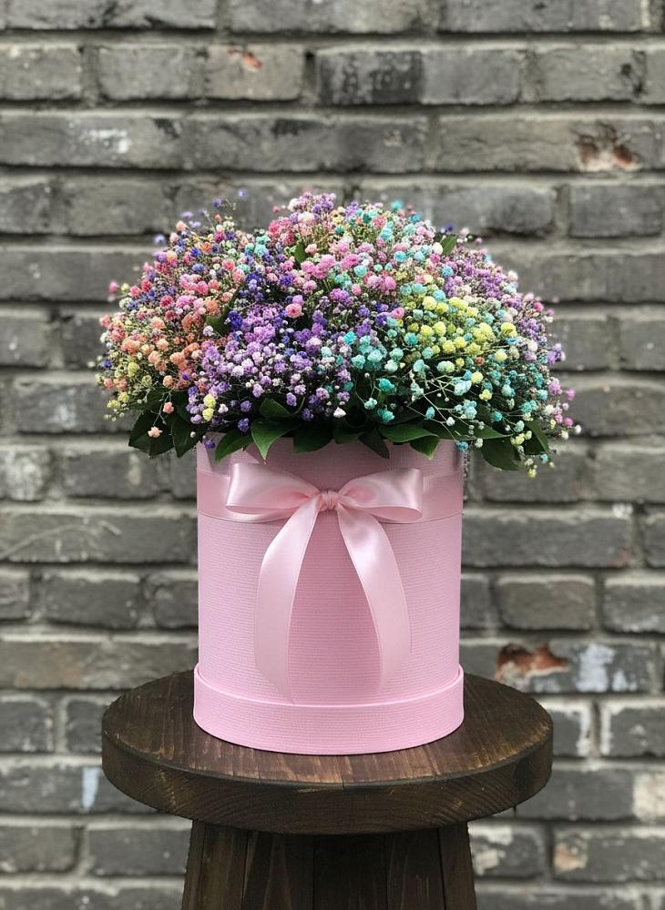 Цветочная композиция из Гипсофила и Розы в шляпной коробке в Васютино