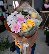 Букет цветов из:  Герберы, Розы и Хризантемы в Васютино