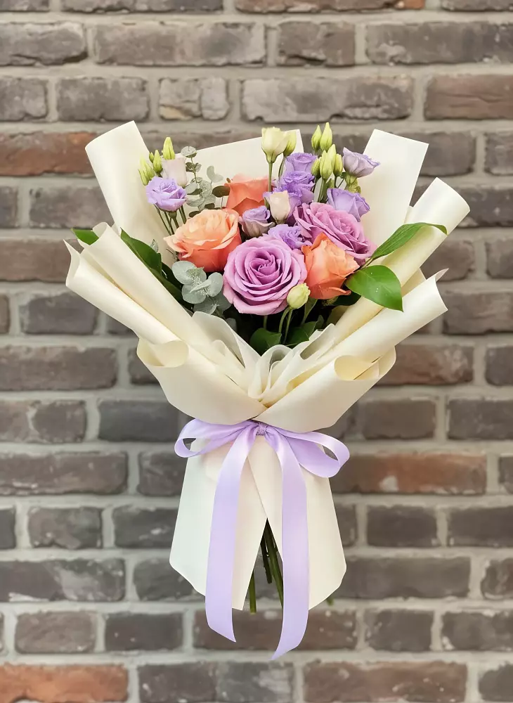 Букет цветов из: Лизиантусы и Розы в Васютино