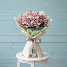 Букет цветов из:  Орхидеи и Розы #REPLACE_PRED# Васютино