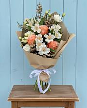 Букет цветов из:  Альстромерии, Лизиантусы, Розы и Хризантемы #REPLACE_PRED# Васютино