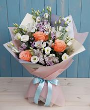 Букет цветов из:  Лизиантусы, Розы, Альстромерии и Гипсофила в Васютино