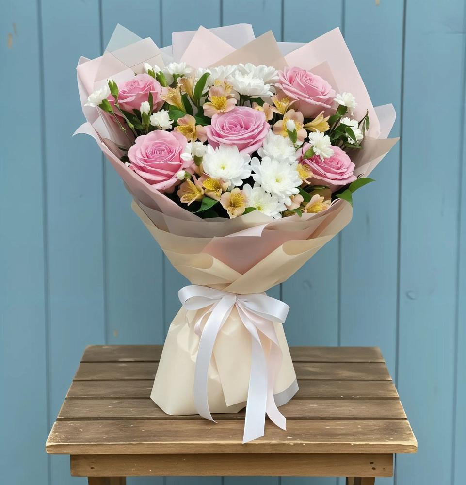 Букет цветов из: Гвоздики, Орхидеи и Розы в Васютино