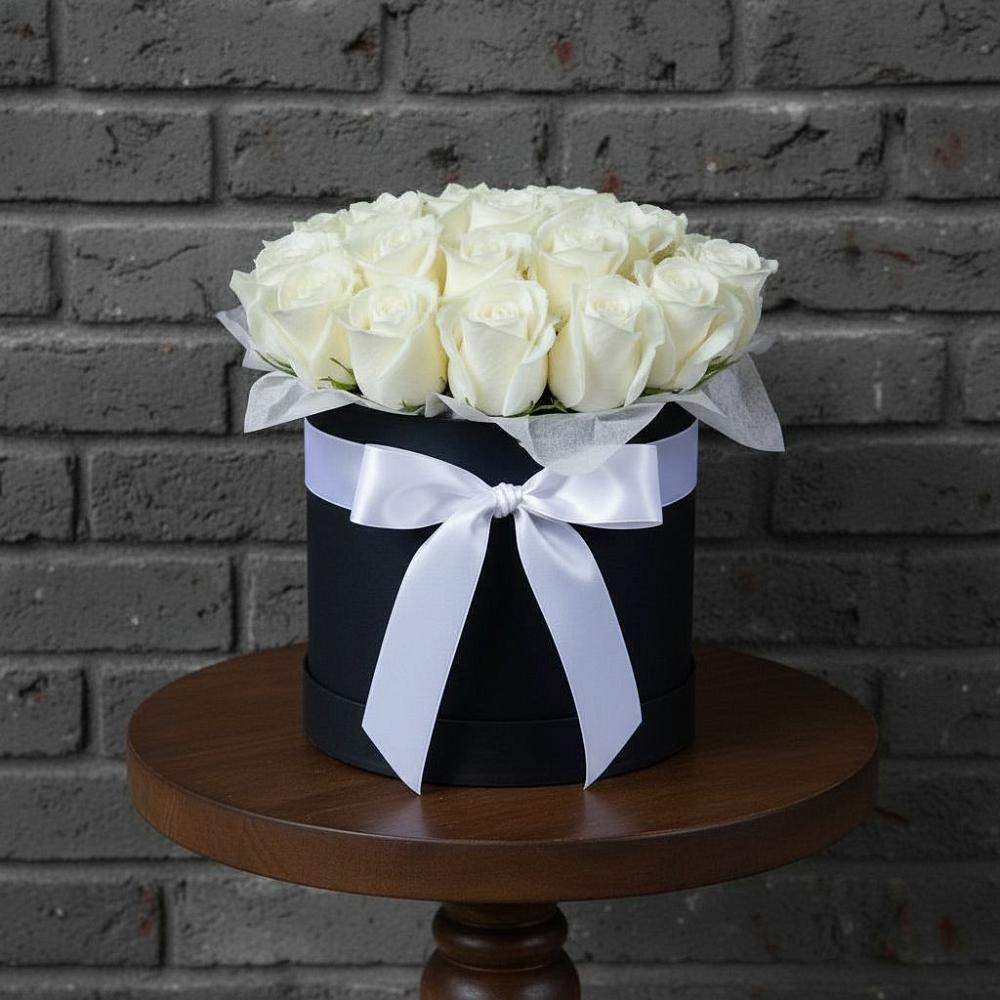 Цветочная композиция из Розы в шляпной коробке в Васютино