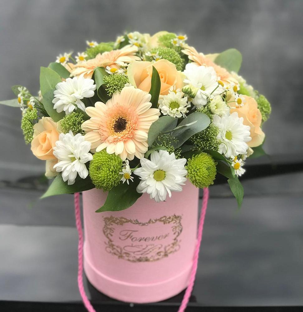 Цветочная композиция из Розы, Герберы и Хризантемы в шляпной коробке в Васютино