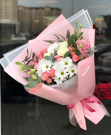 Букет цветов из: Розы, Лизиантусы и Хризантемы в Васютино